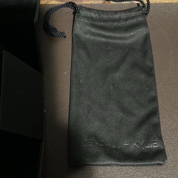 Kendall & Kylie Layla Shelded Aviator Sunglasses Pacific Gold tortoise - Picture 13 of 13